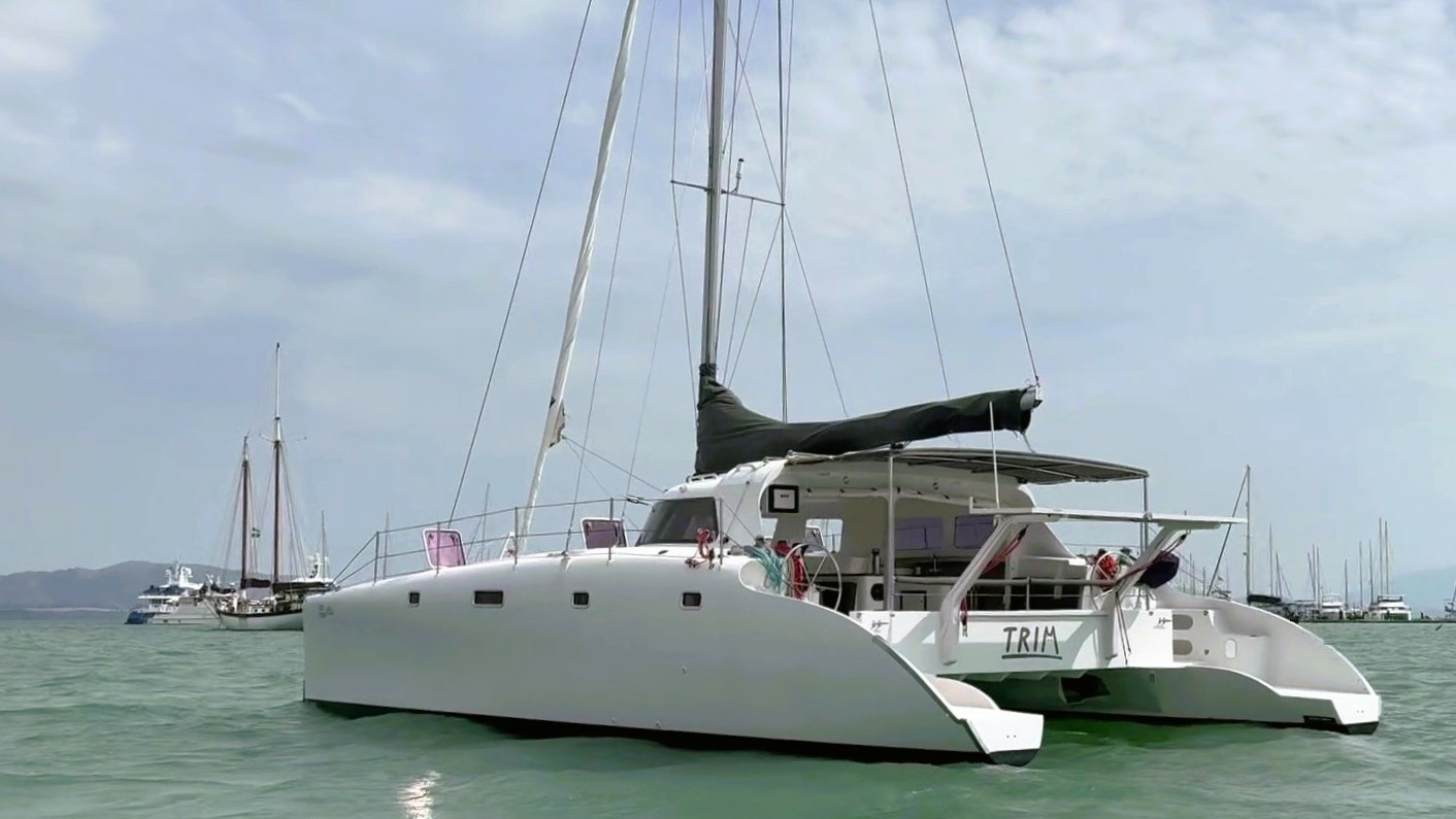 Trim 39ft Custom Yacht For Sale
