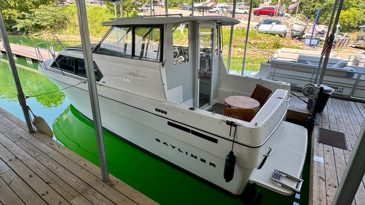 29ft Bayliner Yacht For Sale