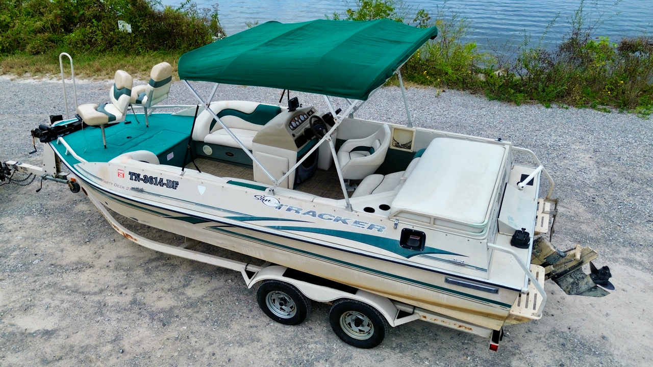 21ft Sun Tracker Yacht For Sale
