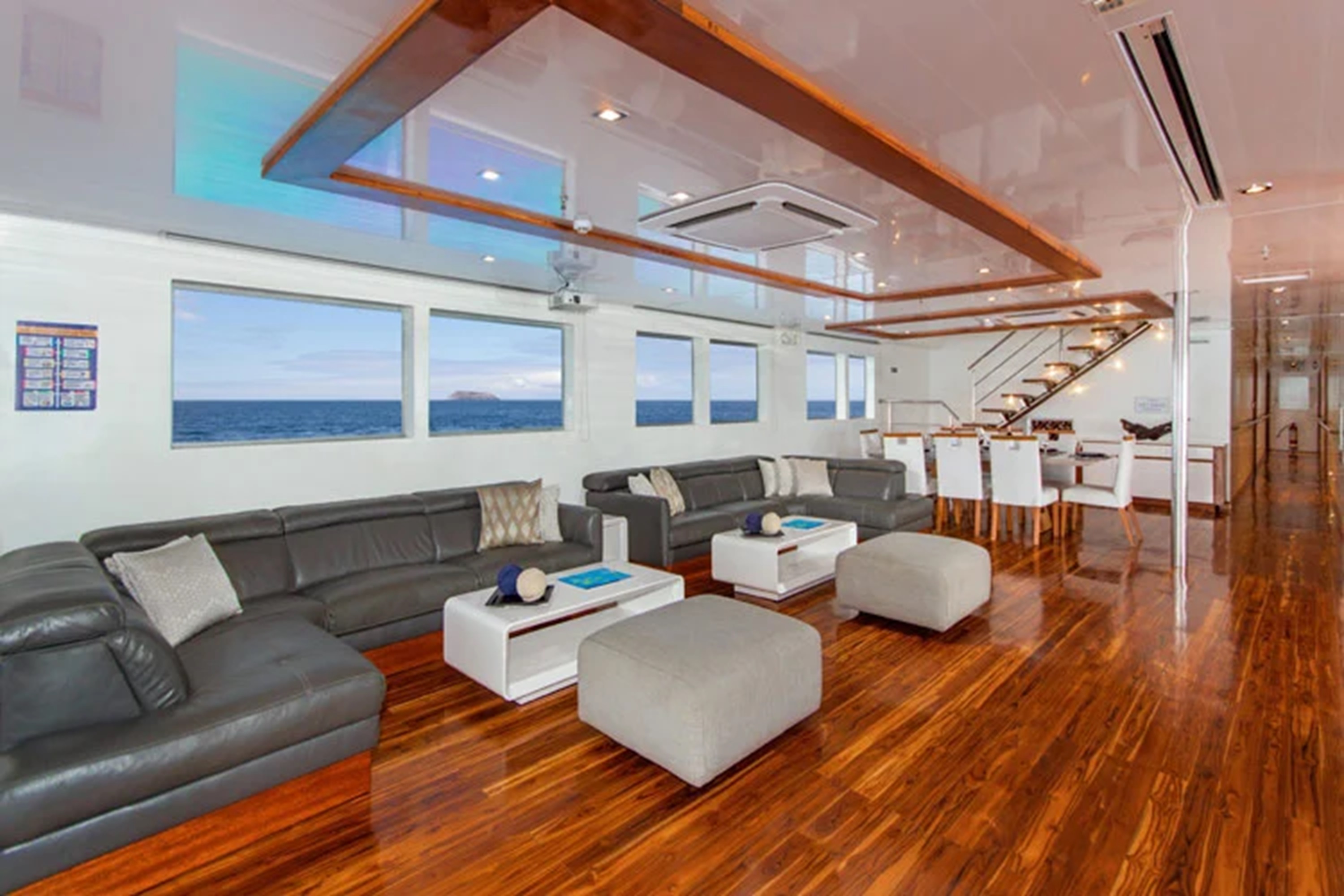 Infinity Lounge2