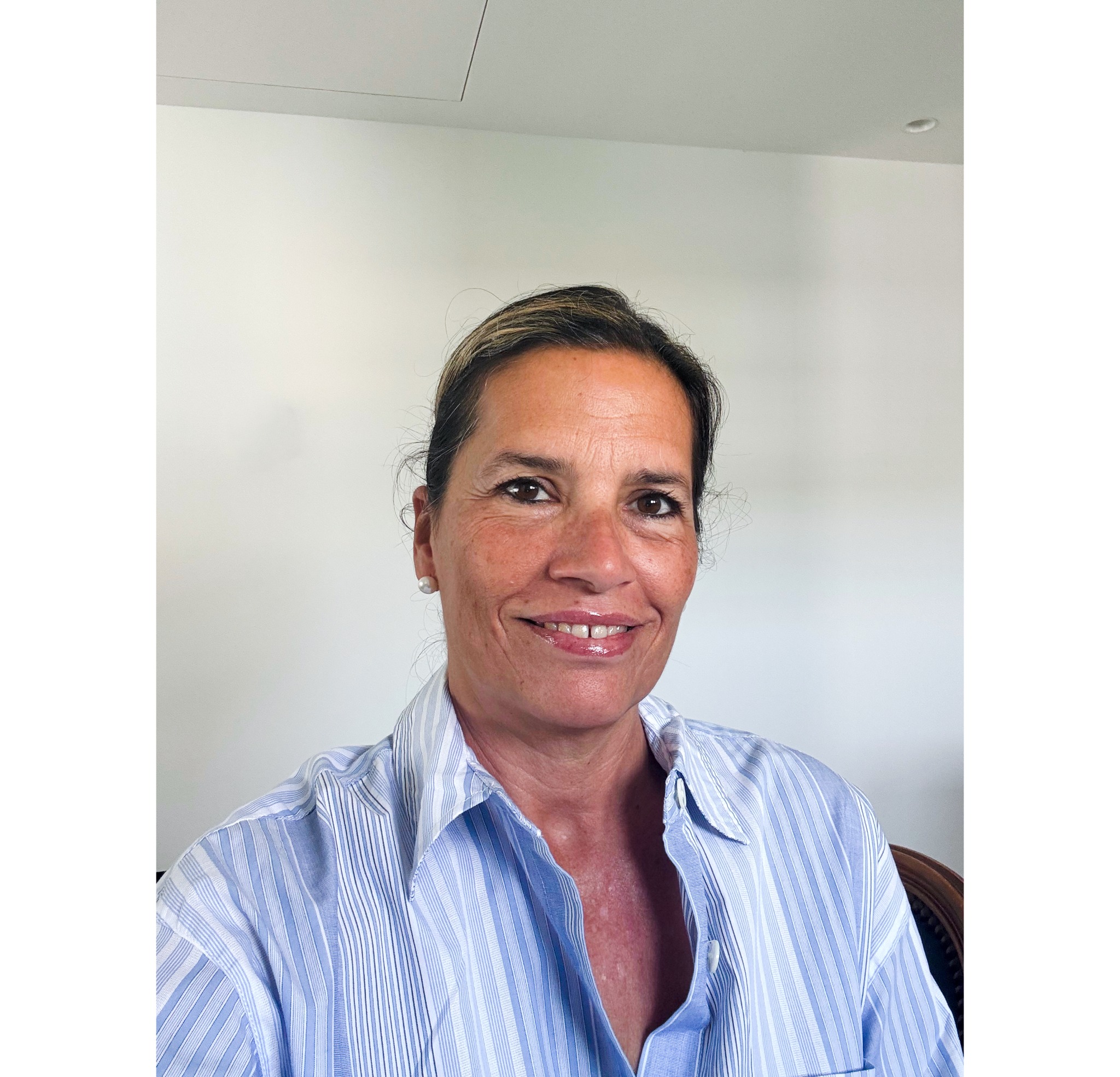 https://cdn.yachtbroker.org/users/z0rSsdM9D8Y1mXwK.png